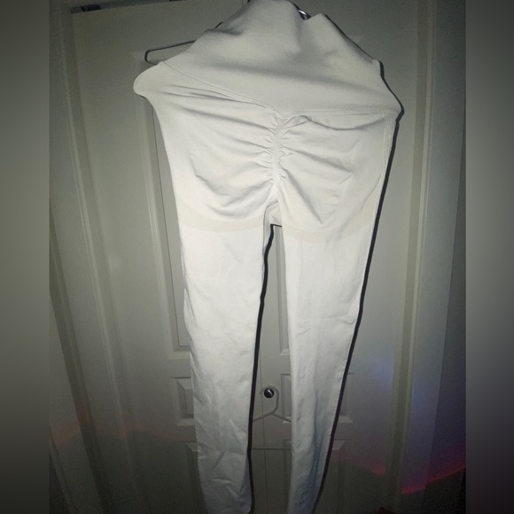 Size large fits to S/m Workout Enhancing Booty Leggings - Picture 1 of 5